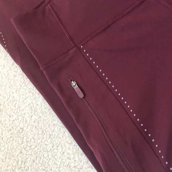 Lululemon Extra Mile Crop (Reflective 23") - Full-On® Luxteme in Garnet, Size 4 - Picture 7 of 16